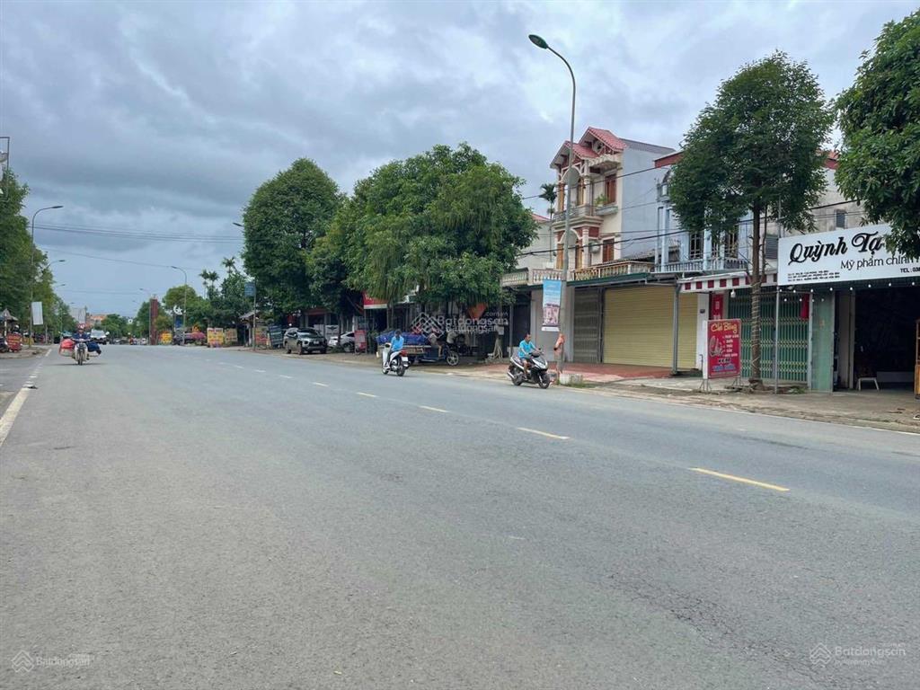 Bán nhà mặt phố cao phong 157,5m2 trung tâm hành chính huyện  ngang 9m x 17,5m