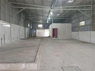 Cần cho thuê gấp 300m2 kho xưởng đường chuyên dùng quận 7 giá rẻ