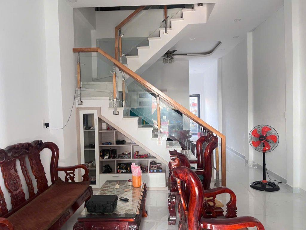 CHÍNH CHỦ CẦN BÁN NHÀ ĐẸP 1 TRỆT-1 LẦU-SỔ HỒNG-DỌN ĐẾN Ở NGAY