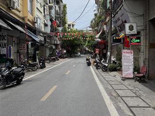 Nhà đẹp, ở ngay  mặt ngõ thông kinh doanh  2 thoáng trước sau  thiết kế hiện đại.