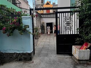 Chủ cần bán gấp, nhà vuông vức, vị trí đẹp