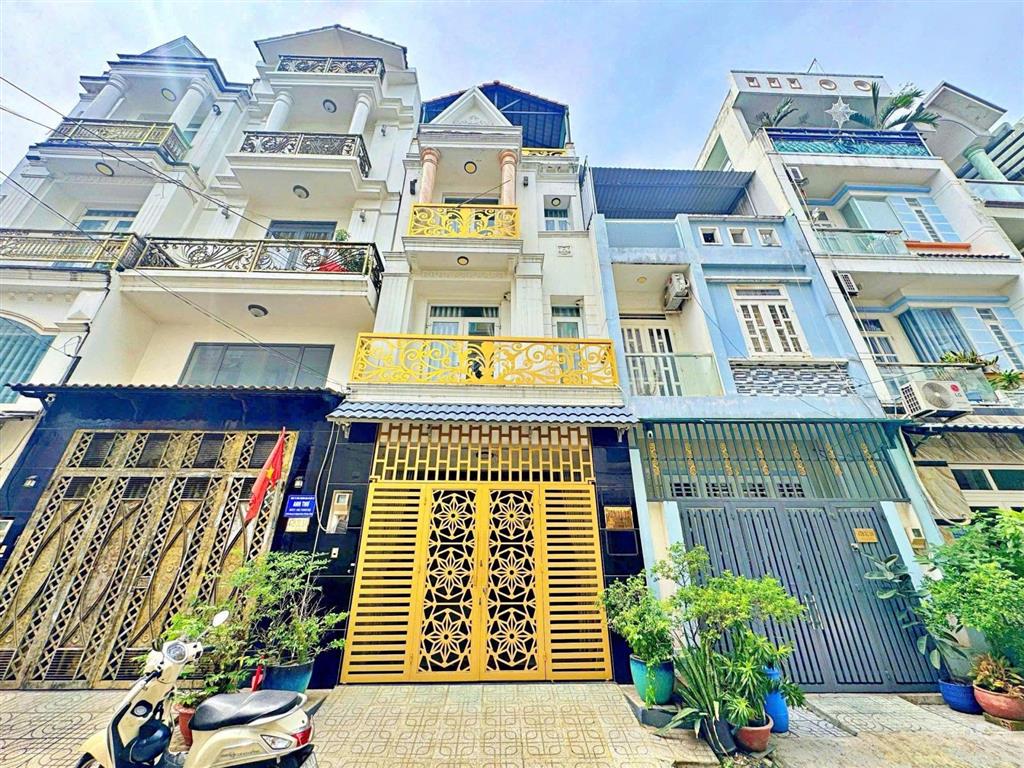 Bán căn nhà giá tốt nhất khu vực, sát bên cạnh vạn phúc