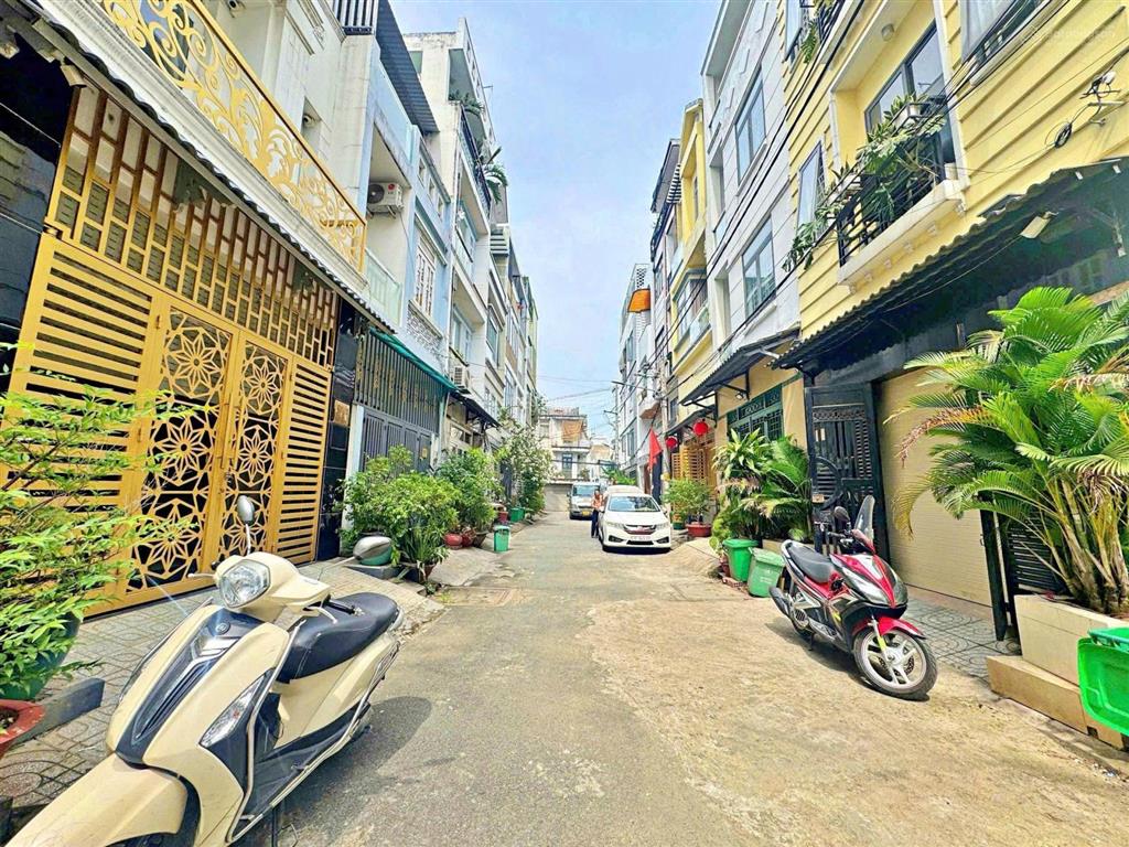 Bán căn nhà giá tốt nhất khu vực, sát bên cạnh vạn phúc