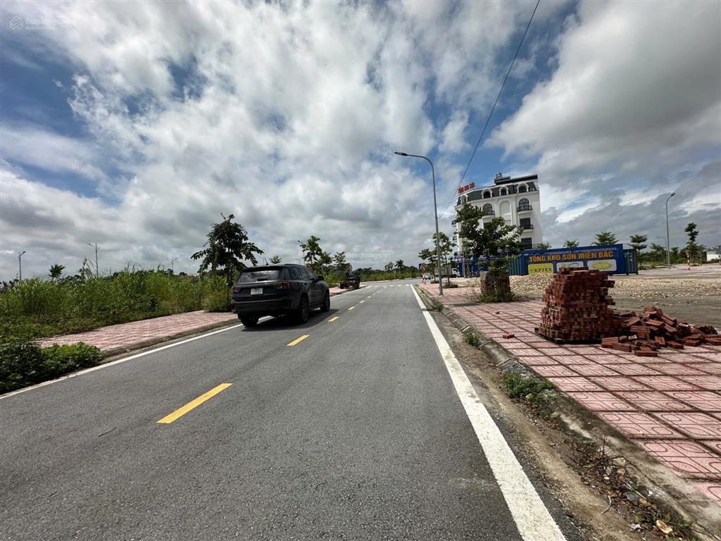 Bán gấp lô khe thoáng 155m2 view bãi đỗ xe kđt số 4 thị trấn thắng, hiệp hòa chỉ 4, x tỷ