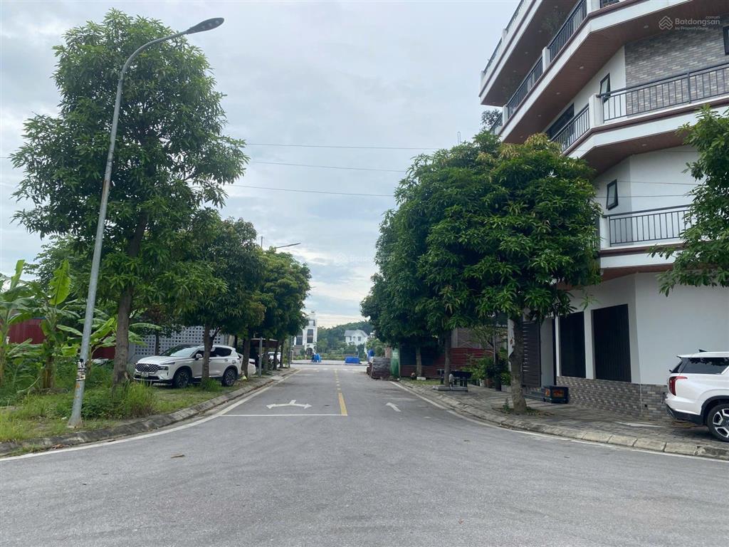 Bán đất khu đô thị phố thắng central park trung tâm hiệp hòa chỉ 3, x tỷ hướng đông bắc