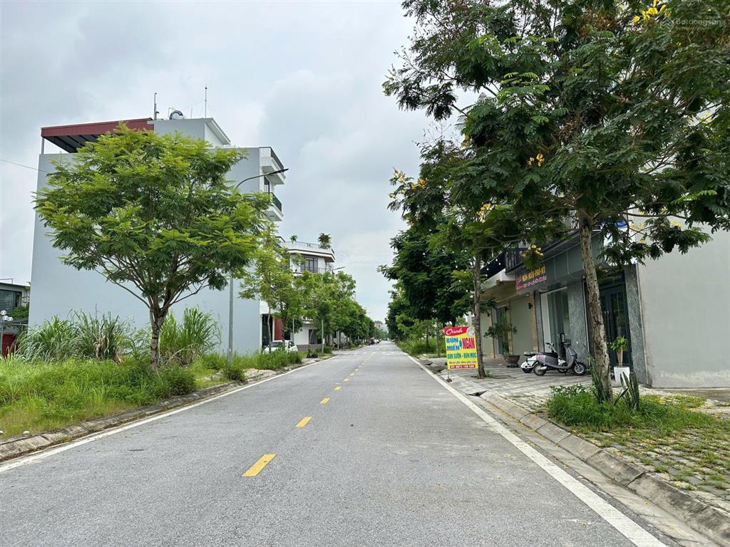 Bán đất khu đô thị phố thắng central park trung tâm hiệp hòa chỉ 3, x tỷ hướng đông bắc