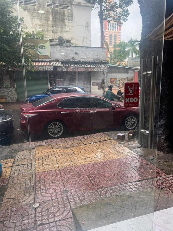 Cho thuê tầng trệt nhà mặt tiền trần bình trọng, q5