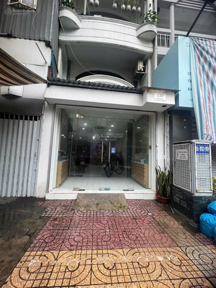 Cho thuê tầng trệt nhà mặt tiền trần bình trọng, q5