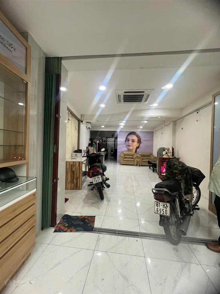 Cho thuê tầng trệt nhà mặt tiền trần bình trọng, q5