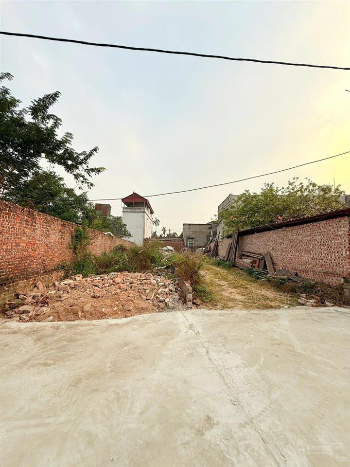 Duy nhất 2 lô đất bìa làng đình trung 65m², sát khu đấu giá 15m, ô tô tránh, nở hậu đẹp