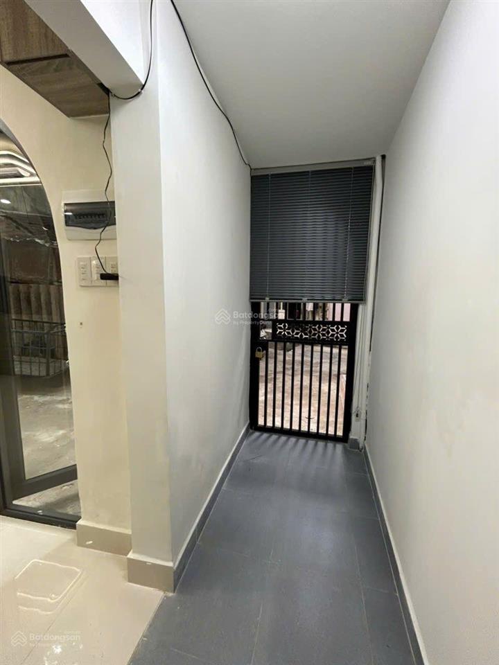 Bán nhà 2 tầng sổ hồng hoàn công giá chỉ 2tỷ9  hẻm thống nhất, nha trang