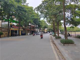 Bán nhà biệt thự thành phố giao lưu, kinh doanh giá cực chất chỉ với 61 tỷ, 160m2