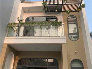Nhà đẹp ở ngay 2 tầng đường tân thới nhất 2, dt 94m2 (6 x 16), hẻm xe hơi 5m, gần chợ lạc quang.
