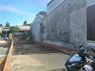 Bình nhâm 79..lái thiêu..tp hcm
4,55 x 23 = 104m ( thổ cư 100m )
giá. 2ty450 tl
