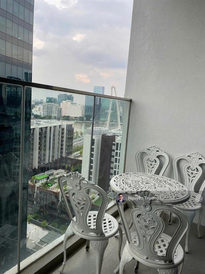 Bán nhanh căn studio crest lầu cao, view sông và cầu ba son siêu đẹp