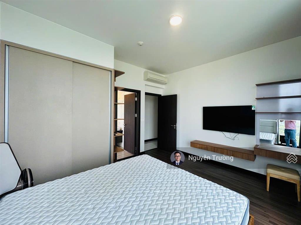 Chủ nhà thiện chí bán căn 3pn view sông quận 1 và cầu đi bộ, tặng kèm suất đậu oto cho khách mua