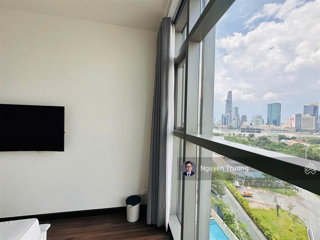 Chủ nhà thiện chí bán căn 3pn view sông quận 1 và cầu đi bộ, tặng kèm suất đậu oto cho khách mua
