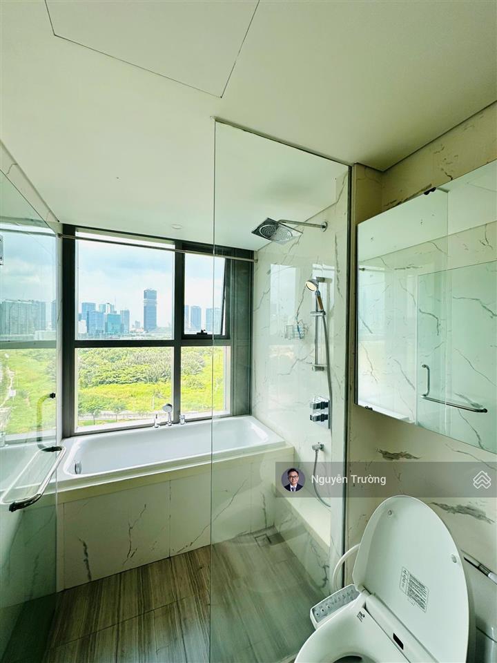 Chủ nhà thiện chí bán căn 3pn view sông quận 1 và cầu đi bộ, tặng kèm suất đậu oto cho khách mua