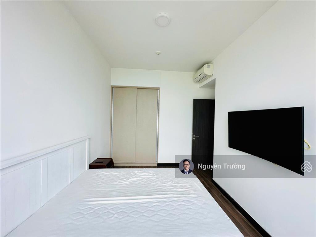 Chủ nhà thiện chí bán căn 3pn view sông quận 1 và cầu đi bộ, tặng kèm suất đậu oto cho khách mua