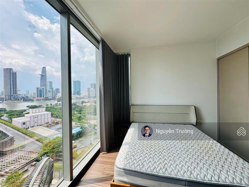Chủ nhà thiện chí bán căn 3pn view sông quận 1 và cầu đi bộ, tặng kèm suất đậu oto cho khách mua