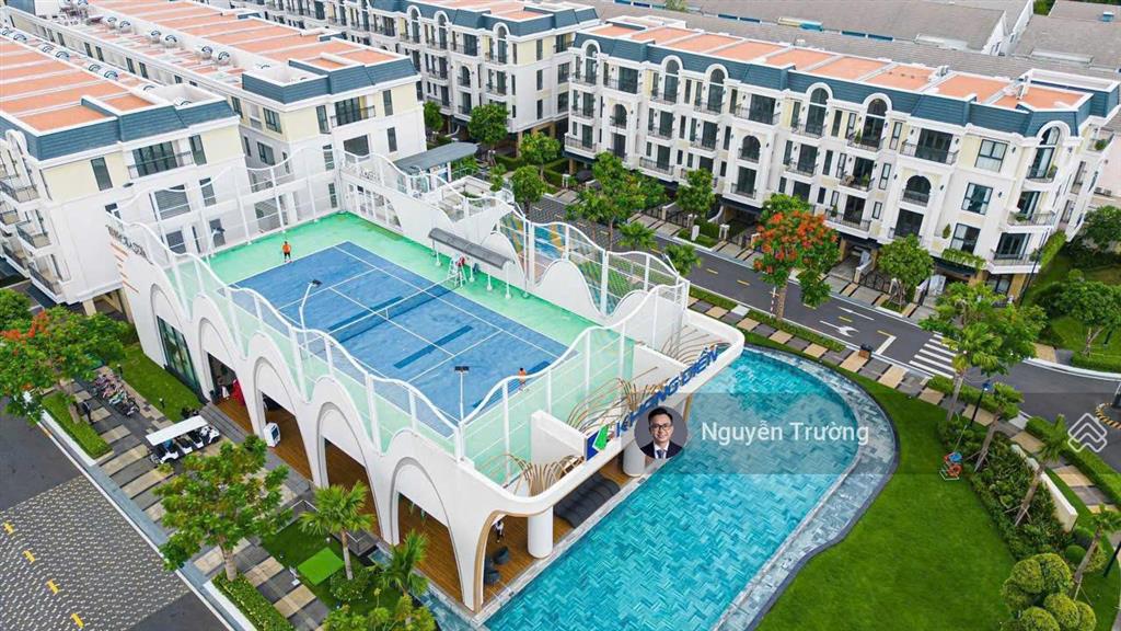 Bán gấp nhà phố the classia trục a hot nhất. nhà đã làm xong nội thất mới và có sẵn thang máy