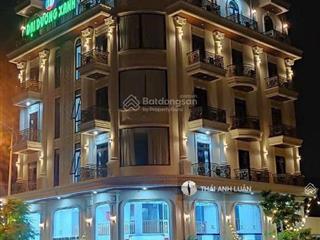 Bán nhà mặt tiền đường khu nguyễn hữu cầu, quận 1. dt 240m2(10x24m) 4 tầng tn 360tr/th. giá 120 tỷ