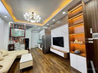 Bán gấp nhà căn góc, ô tô cách 15m, trung văn, nam từ liêm. 42 m2, 5 tầng . 7,1 tỷ.