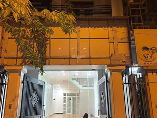 Cho thuê nhà mặt phố mai dịch 75 m2, 5 tầng, chia 2 phòng, đồn cơ bản giá 27tr