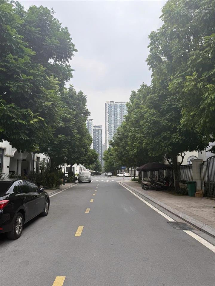 Bán biệt thự song lập hải âu ocp1, gia lâm hà nội
diện tích 170m2
địa điểm gần vincom, trường họ