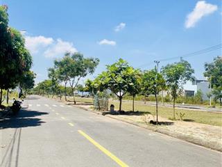 Chào bán lô góc đường 15m diện tích 155,7m2 ,vị trí view công viên ,thoáng mát .trung tâm của khu