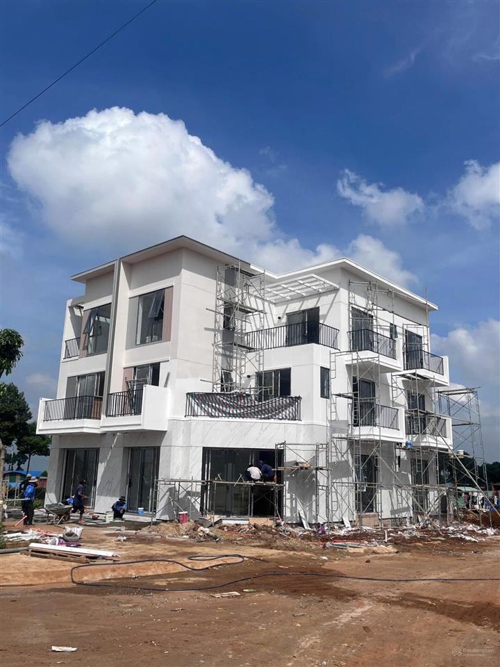 Nhận giữ chổ vị trí đẹp đất nền, nhà phố ngã tư dầu giây  0989 379 ***