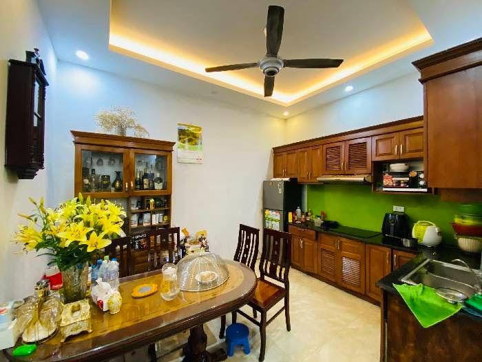 Bán nhà Xuân Đỉnh 31 mét 4 tầng 9 tỉ ba bước chân ra đường chính