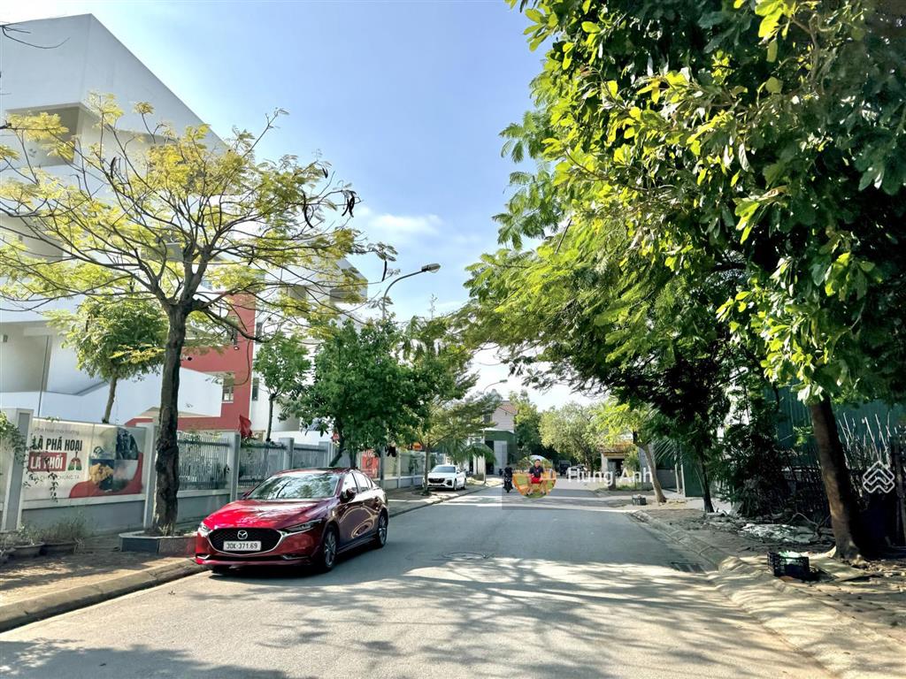 Đất tđc 31ha trâu quỳ, gia lâm, vỉa hè 3 ôtô tránh mt quyền lực 7.1m hậu 7.1m dt 110m2