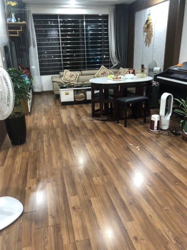 Chỉ 6 tỷ  bác em cần chuyển nhượng lại căn hộ 2pn 68m2 chung cư green stars tầng 18