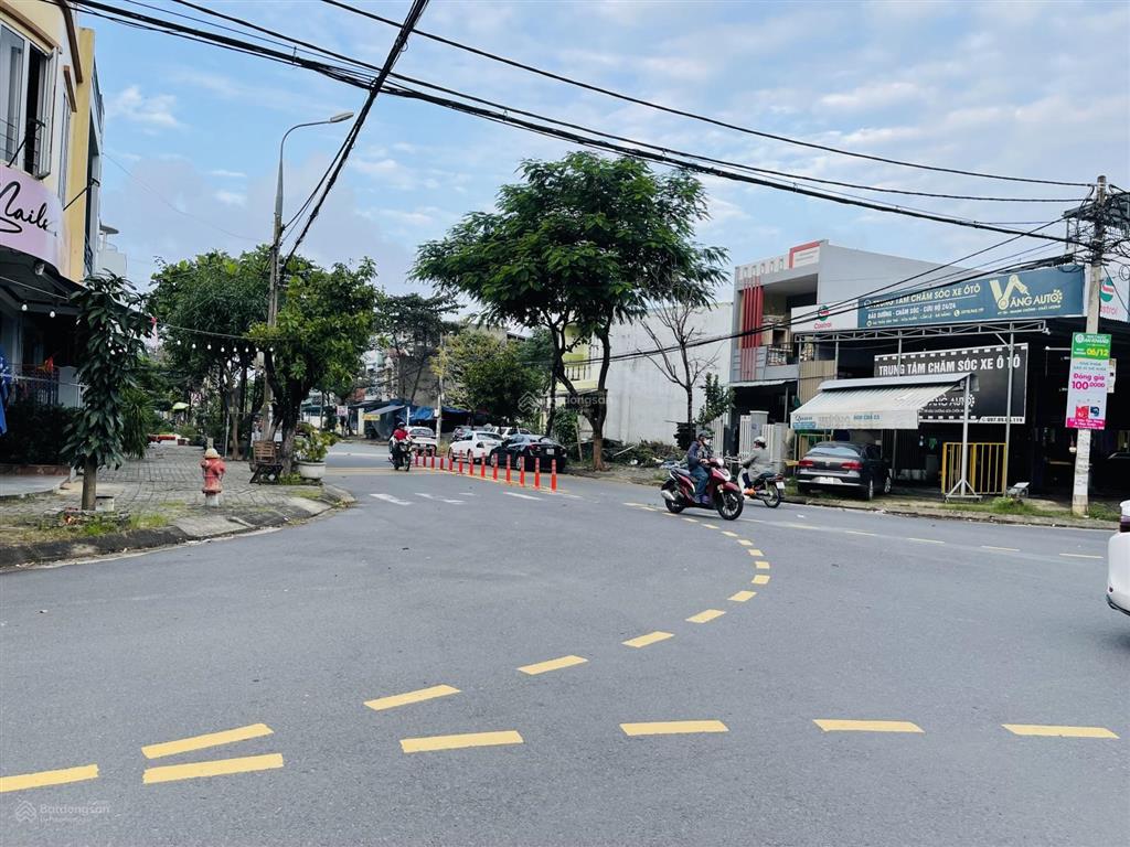 Chính chủ gởi bán lô góc ngã 4 đường 10,5m trần văn trà  mẹ thứ  hòa xuân  hướng đông , đông bắc