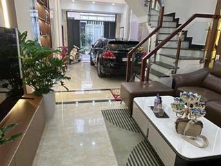 Chủ gấp bán! nr 3tầng hxh huỳnh văn bánh 75m2 giảm còn 13.5 tỷ pl đồng bộ  giáp quận 3