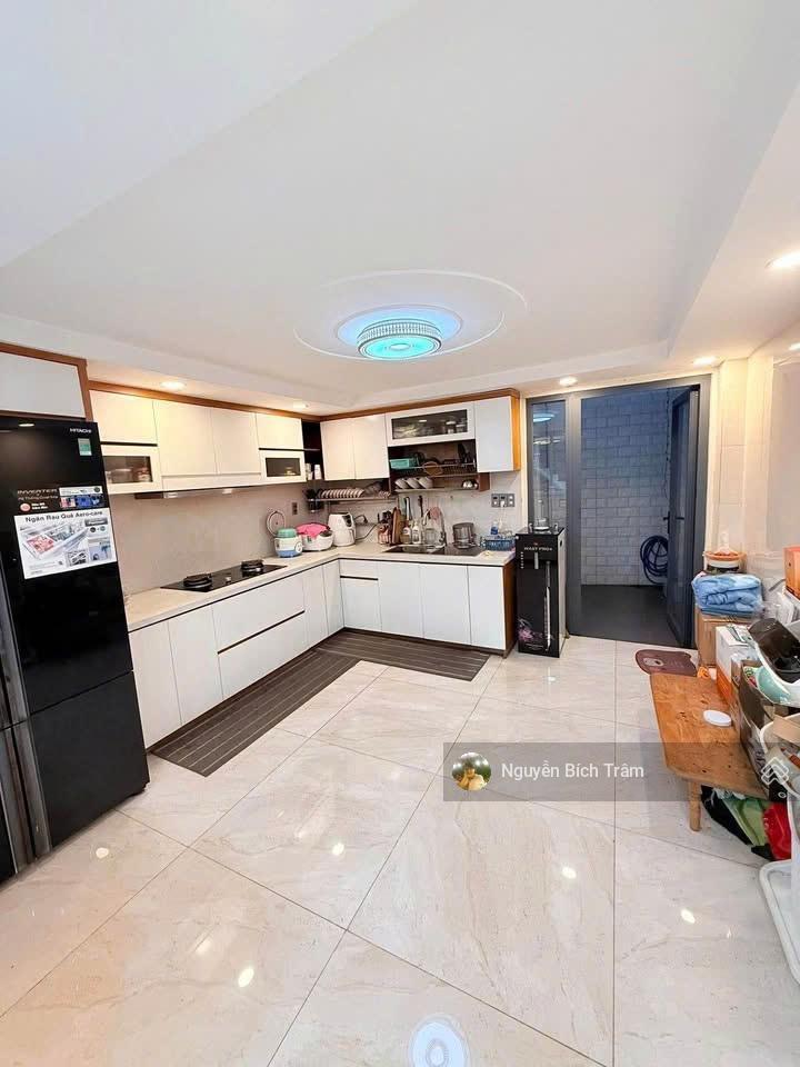 Gần cv làng hoa  cách nguyễn văn khối 200m hxh nhựa xe tải tránh 7 chỗ đậu trong nhà 12.8 tỷ tl