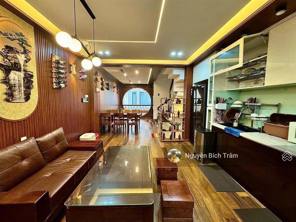 Gần cv làng hoa  cách nguyễn văn khối 200m hxh nhựa xe tải tránh 7 chỗ đậu trong nhà 12.8 tỷ tl