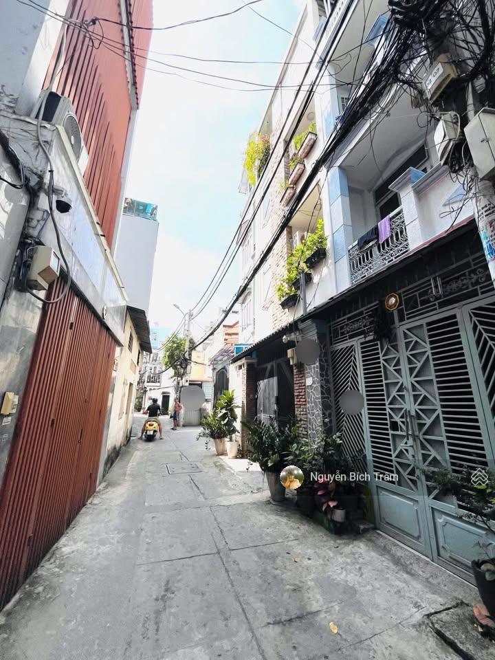 Hxh quận 3  gần nhà thờ vườn xoài lê văn sỹ  kc 3tầng 4pn 45m2  khu vip  chào hơn 8 đồng