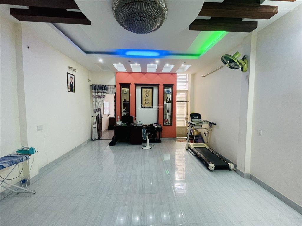 Bán nhà mặt tiền nhánh thoại ngọc hầu 4 tầng, 5x27m 135m2. giá 13.5 tỷ.