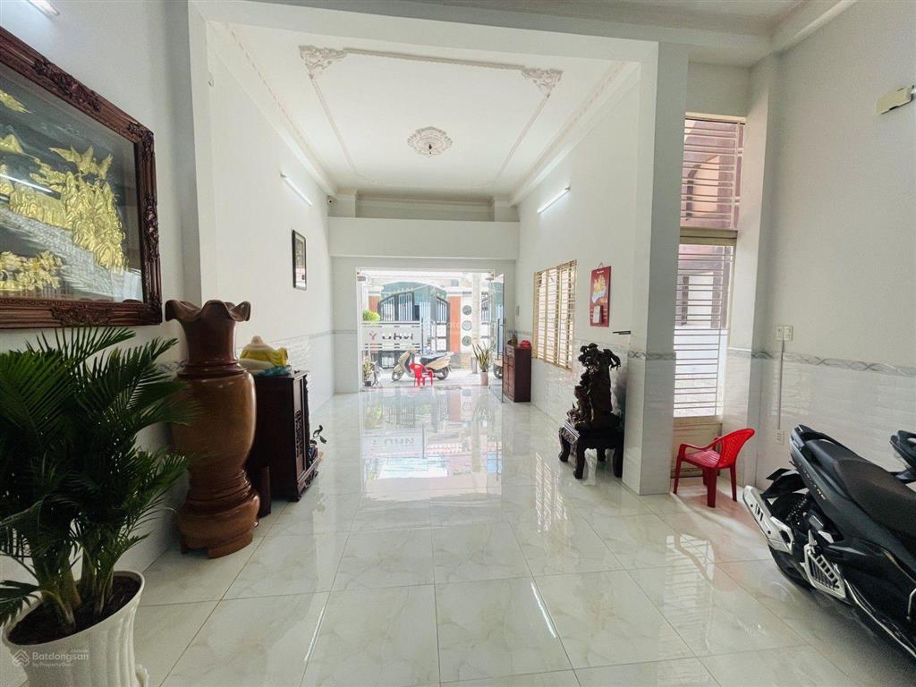 Bán nhà mặt tiền nhánh thoại ngọc hầu 4 tầng, 5x27m 135m2. giá 13.5 tỷ.