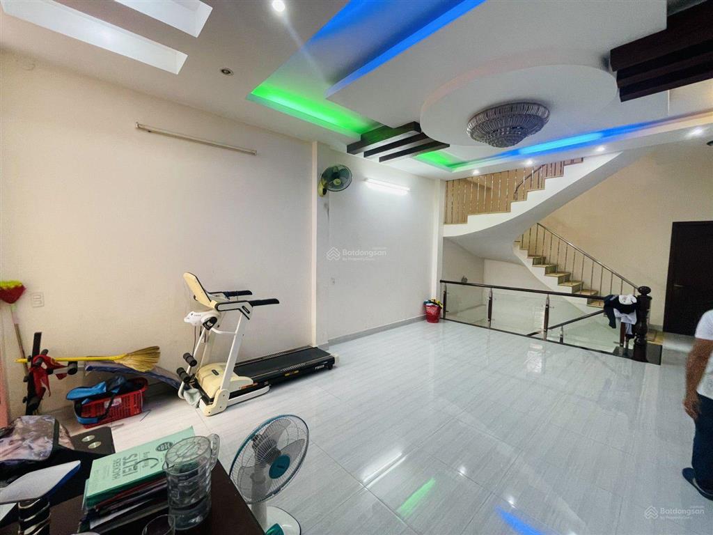 Bán nhà mặt tiền nhánh thoại ngọc hầu 4 tầng, 5x27m 135m2. giá 13.5 tỷ.