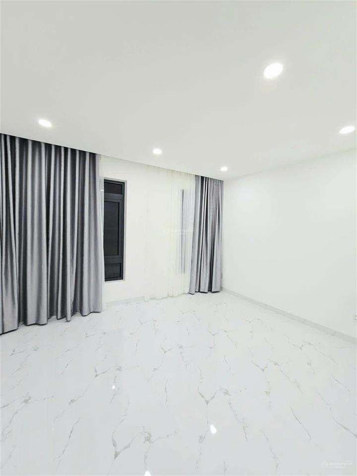 Nhà mới xây dựng,lã xuân oai, long bình, 6,1 tỷ, 50m2, đường 7m shr