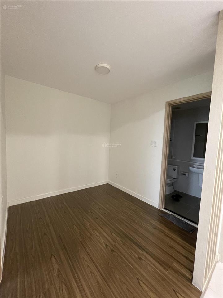 Cho thuê căn 2 phòng ngủ + 2wc diện tích 67m2  giá thuê 8triệu/tháng ntcb