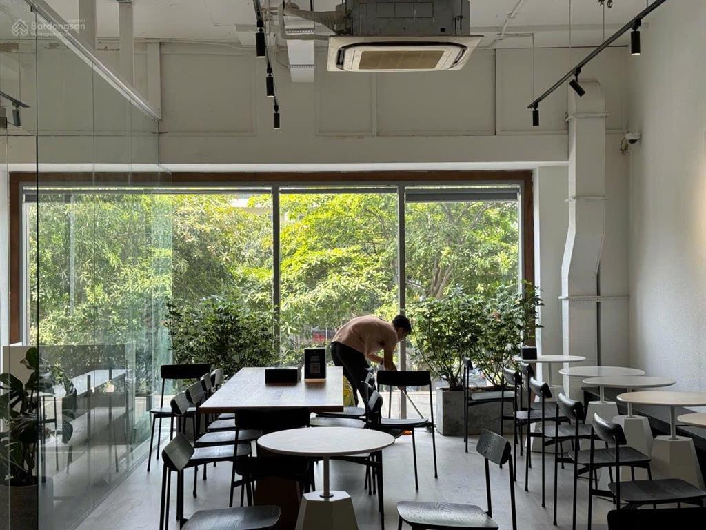 Bán căn shophouse 150m2  giá 10,5tỷ sắn hđ thuê 24tr/tháng