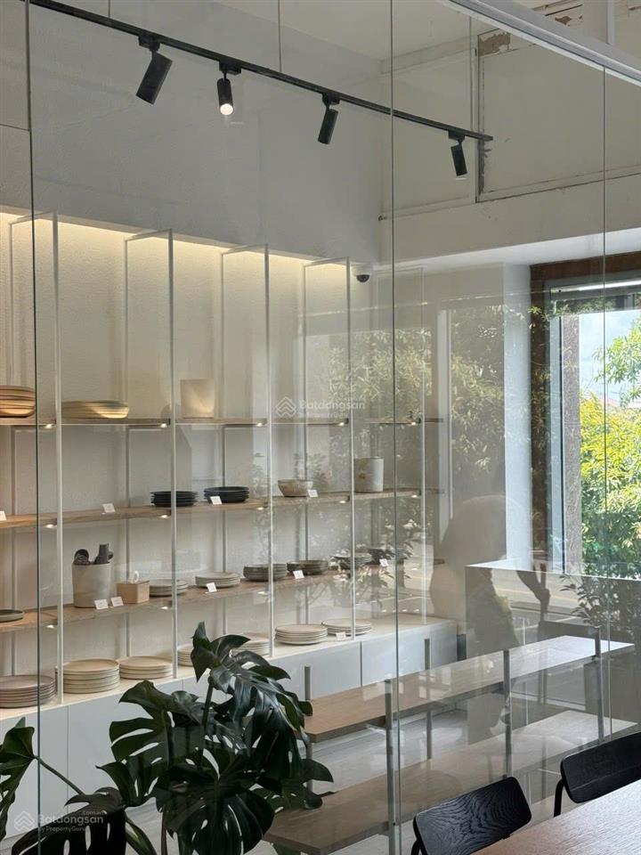 Bán căn shophouse 150m2  giá 10,5tỷ sắn hđ thuê 24tr/tháng