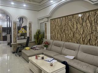 Gấp bán trả nợ nhà mặt tiền đường kd ngang 5m dài 25m, 4 tầng, 4pn, cách phú mỹ hưng chỉ 500