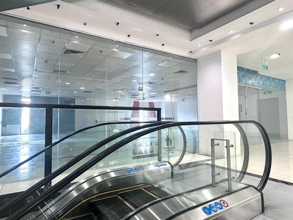 Cho thuê mặt bằng văn phòng, dịch vụ tầng 3 trương định plaza  232.2m2, vị trí đẹp, sẵn điều hòa