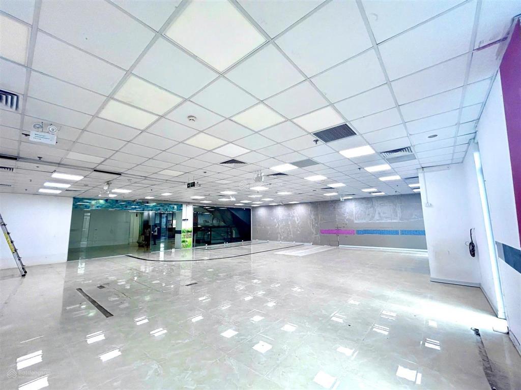 Cho thuê mặt bằng văn phòng, dịch vụ tầng 3 trương định plaza  232.2m2, vị trí đẹp, sẵn điều hòa