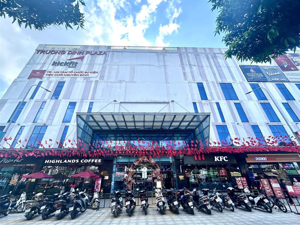 Cho thuê mặt bằng văn phòng, dịch vụ tầng 3 trương định plaza  232.2m2, vị trí đẹp, sẵn điều hòa